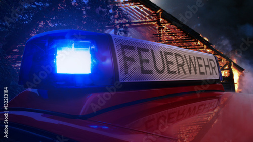 Feuerwehr im Nachteinsatz vor Scheunenbrand