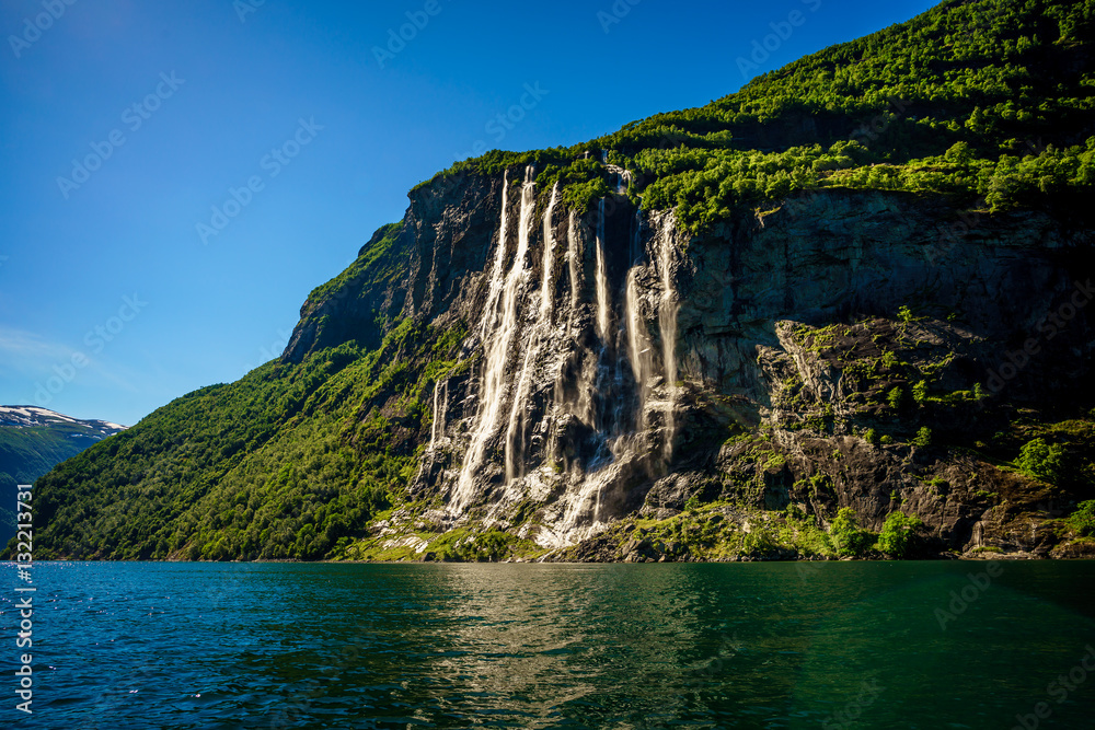 Obraz premium Waterfall Seven Sisters.