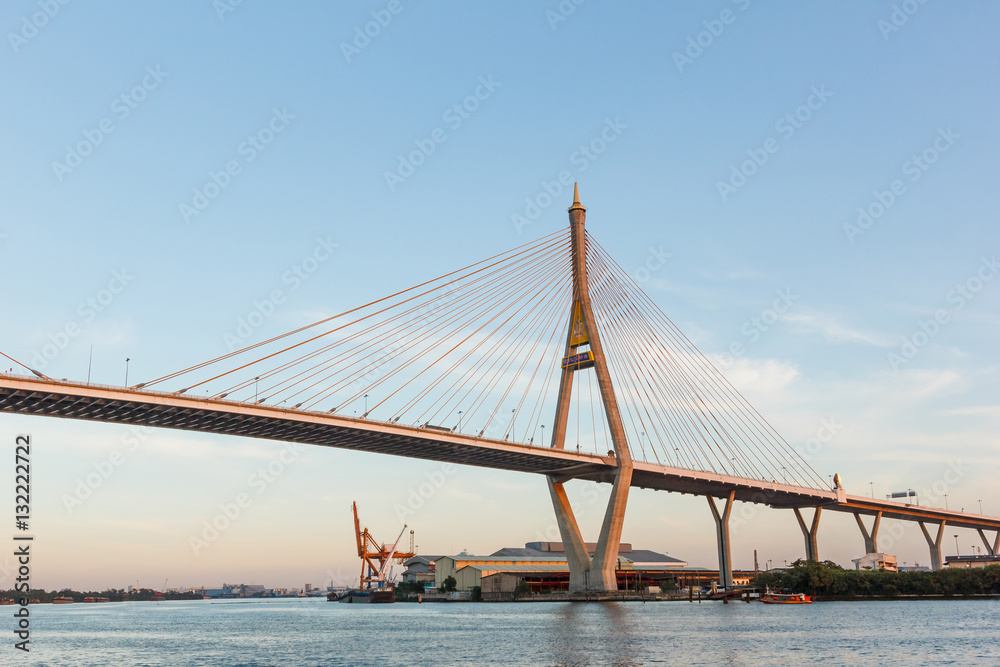 Fototapeta premium Bhumibol bridge above Chao praya river.