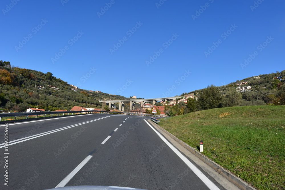 Landstrasse in Ligurien