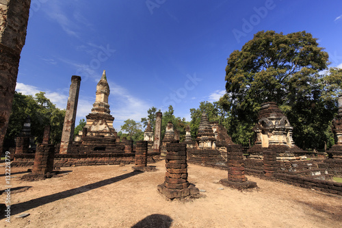 タイ国スコータイ県シーサッチャナライ歴史公園の遺跡ワット・チェディ・チェットテーオ