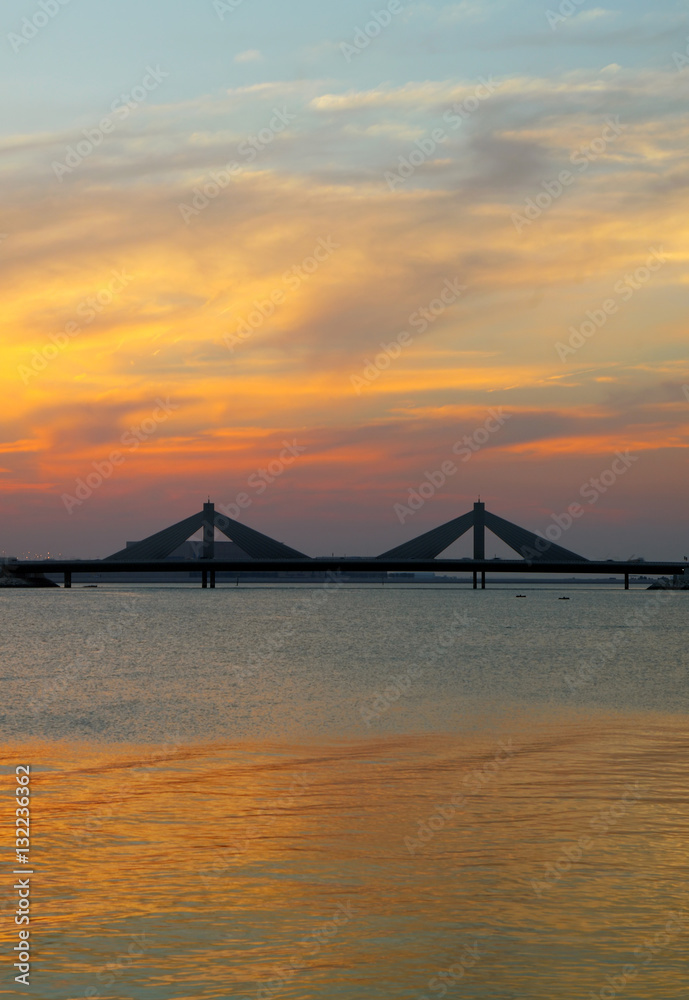 Obraz premium Sheikh Salman Causeway bridge, the design with two sail-like str