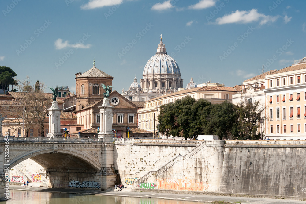 Blick über den Tiber zum Vatikan
