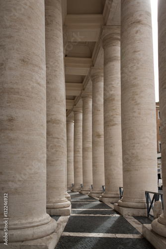 Kolonnaden von Bernini am Petersplatz in Rom