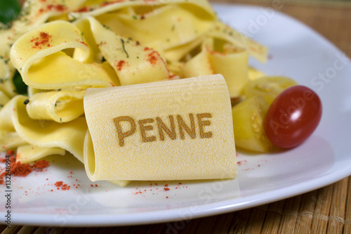 Nudeln mit Schriftzug Penne