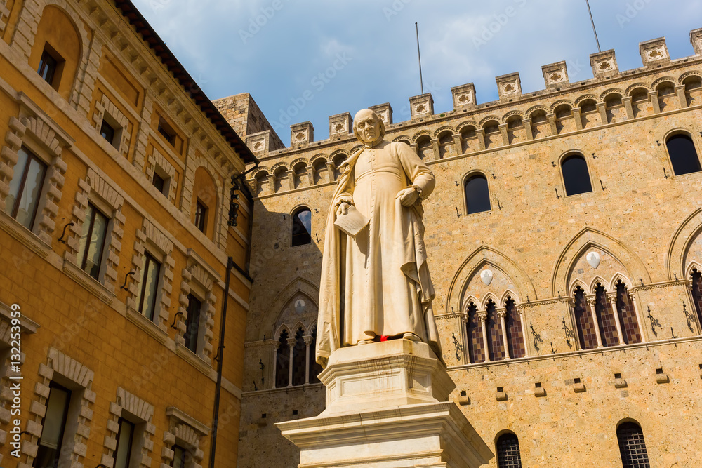 statue of Sallustio Bandini in Siena