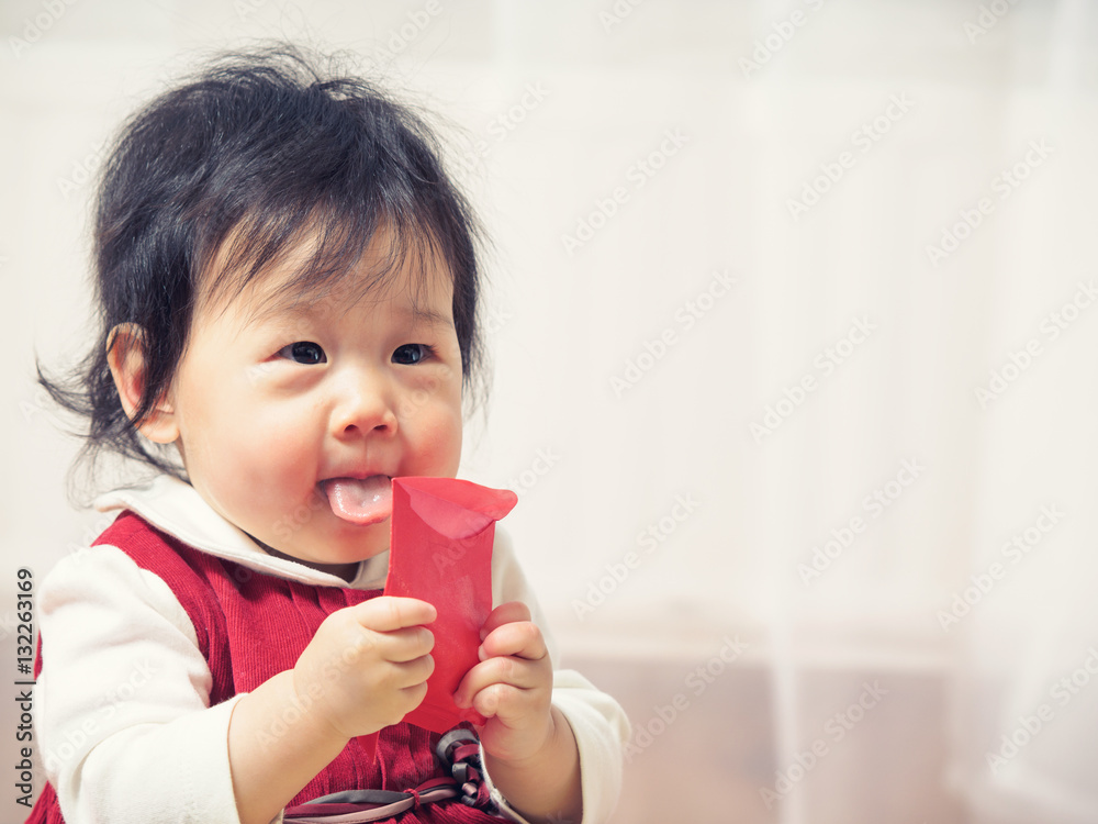 happy baby girl get red envelope with happy baby girl get red envelope with