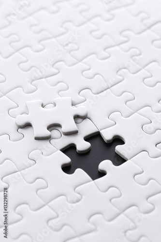 白いジグソーパズル White jigsaw puzzle