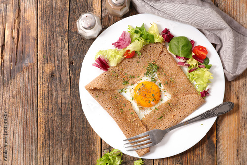 Картината върху платно buckwheat crepe with egg and cheese
