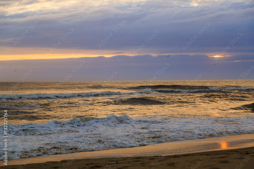 Fototapeta premium Sunrise at Nag's Head NC beach in winter