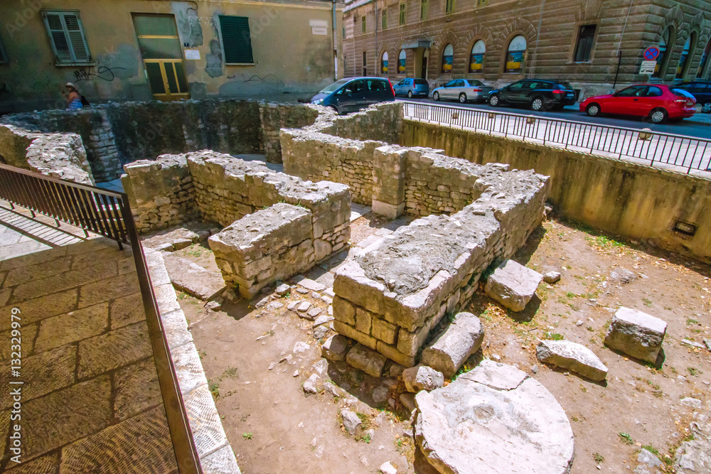 Φωτογραφία Remains of early Christian church in the center of Zadar city in Croatia