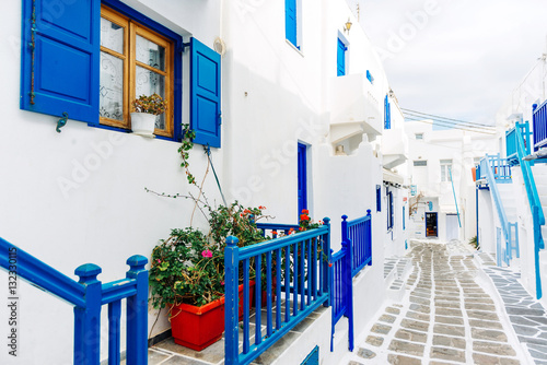 Fototapeta Naklejka Na Ścianę i Meble -  Whitewashed streets of Mykonos, Greece