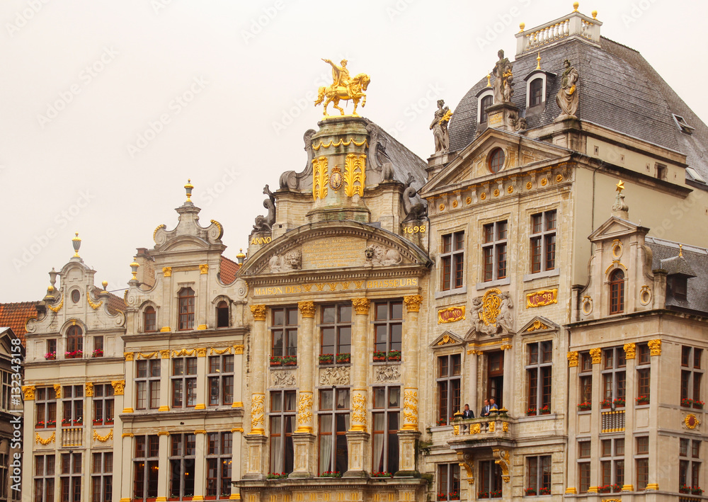 Fototapeta premium 벨기에 브뤼셀 그랑플라스 광장의 건축물 (Grand Place in Brussels)