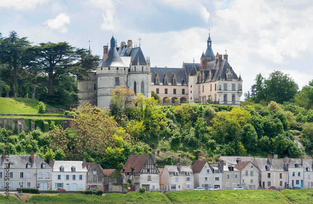 Schloss Chaumont, Loire, Frankreich über die Loire hinweg gesehen