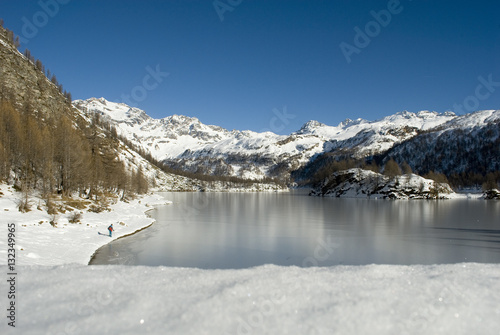 Lago di Devero ghiacciato durante l'inverno, Alpe devero, Val D'Ossola © Angela