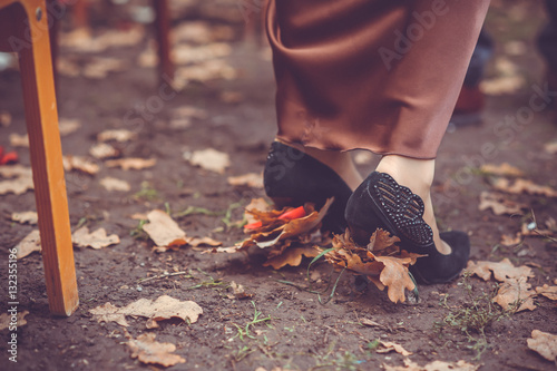 the leaves on the heels