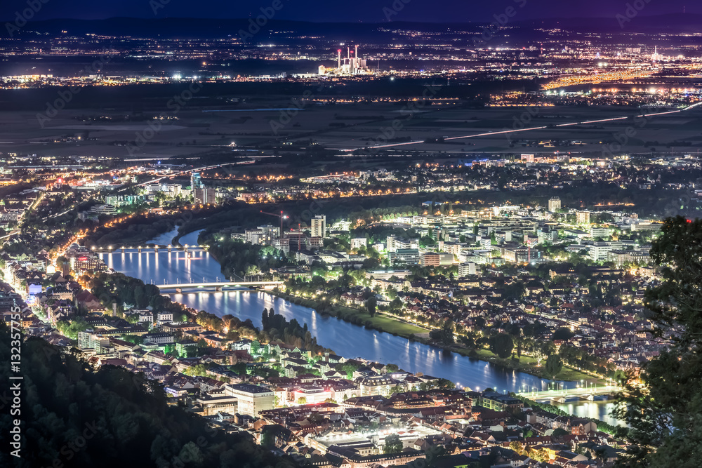 Luftaufnahme - Heidelberg und Mannheim bei Nacht