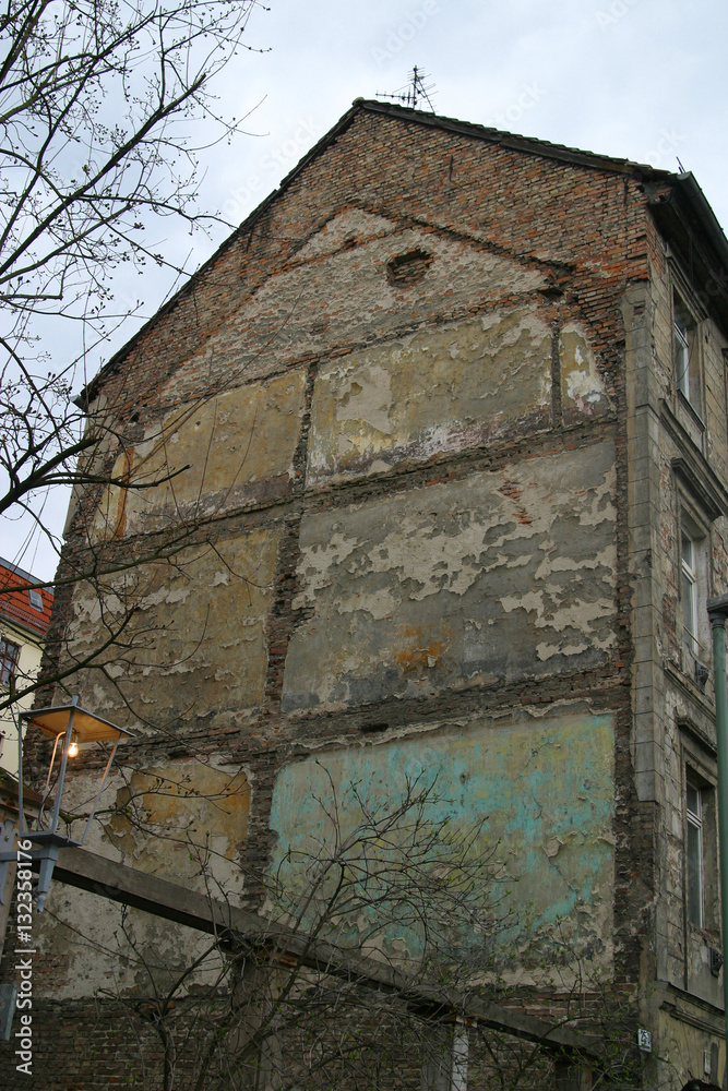 marode und verfallende Gebäude