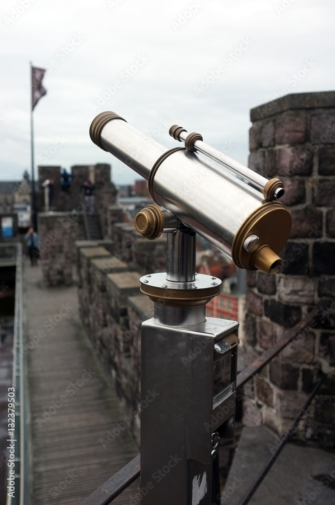 Telescope on top of a castle to view the city