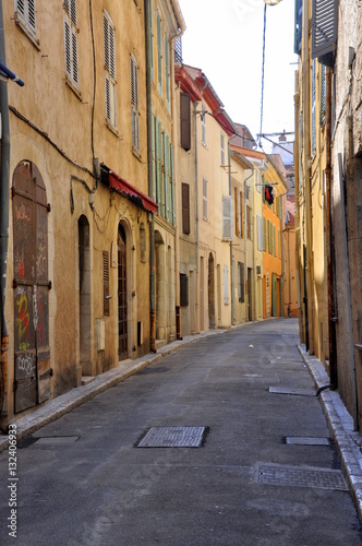 Fototapeta Naklejka Na Ścianę i Meble -  Street in South of France in Antibes