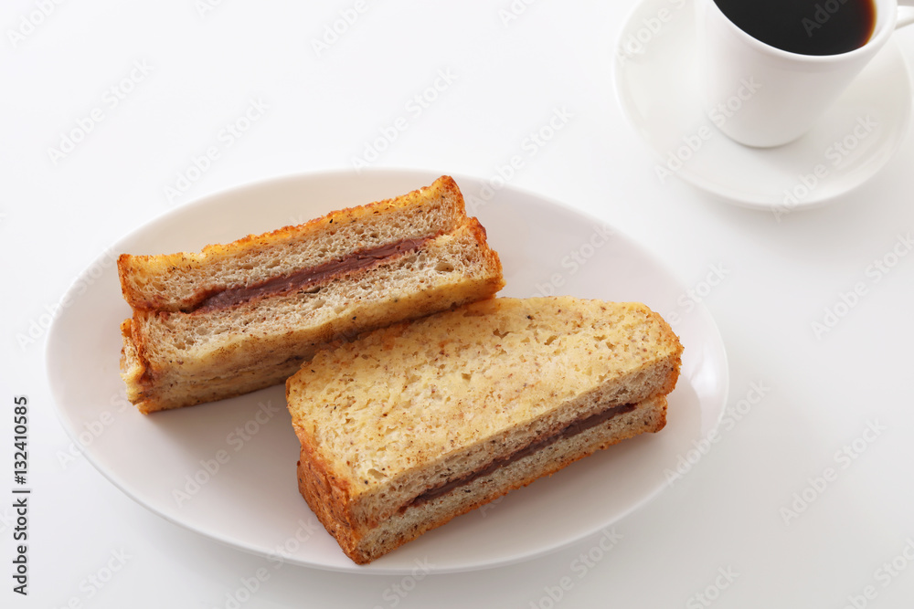 おいしそうなパンとコーヒー
