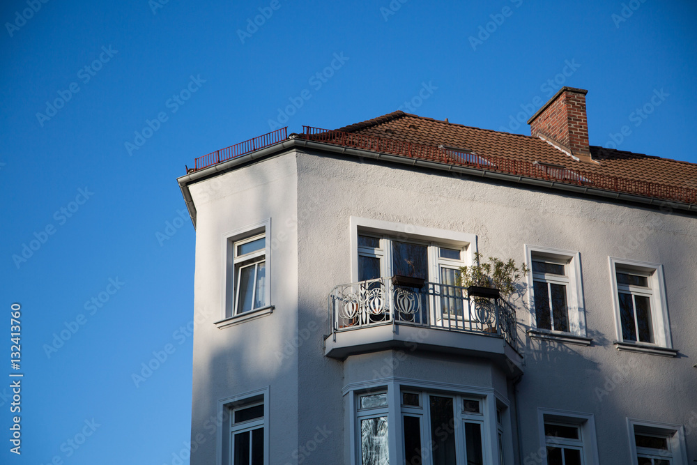 Altbau mit Balkon