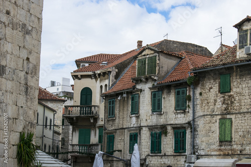 Split dio starog grada zgrade sa griljama