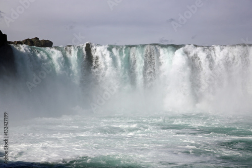 Godafoss Wasserfall in Island © Benshot