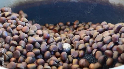 Machine make chestnuts.