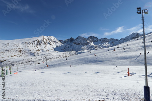 Piste de ski de Grandvalira, Andorre © arenysam