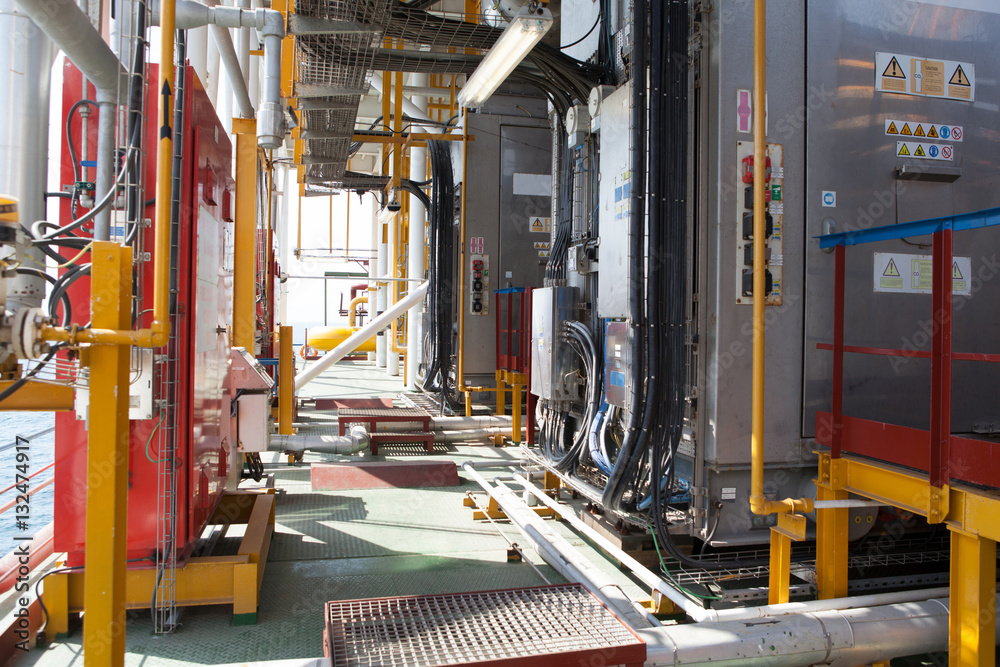 Oil Platform pipeline and pressure transfer system Oil Platform pipeline and pressure transfer system