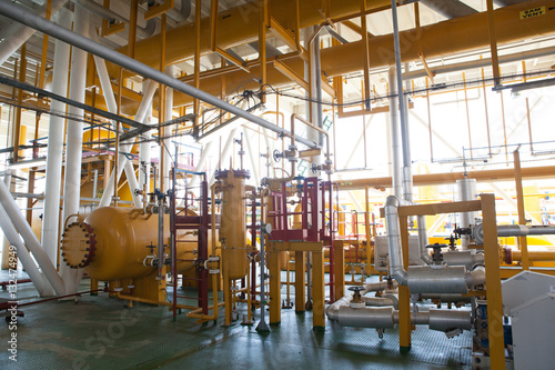 Oil Platform pipeline and pressure transfer system