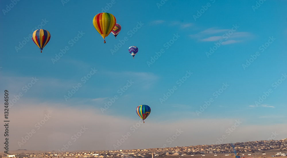 Fototapeta premium Hot Air Balloon over Rio Rancho New Mexico
