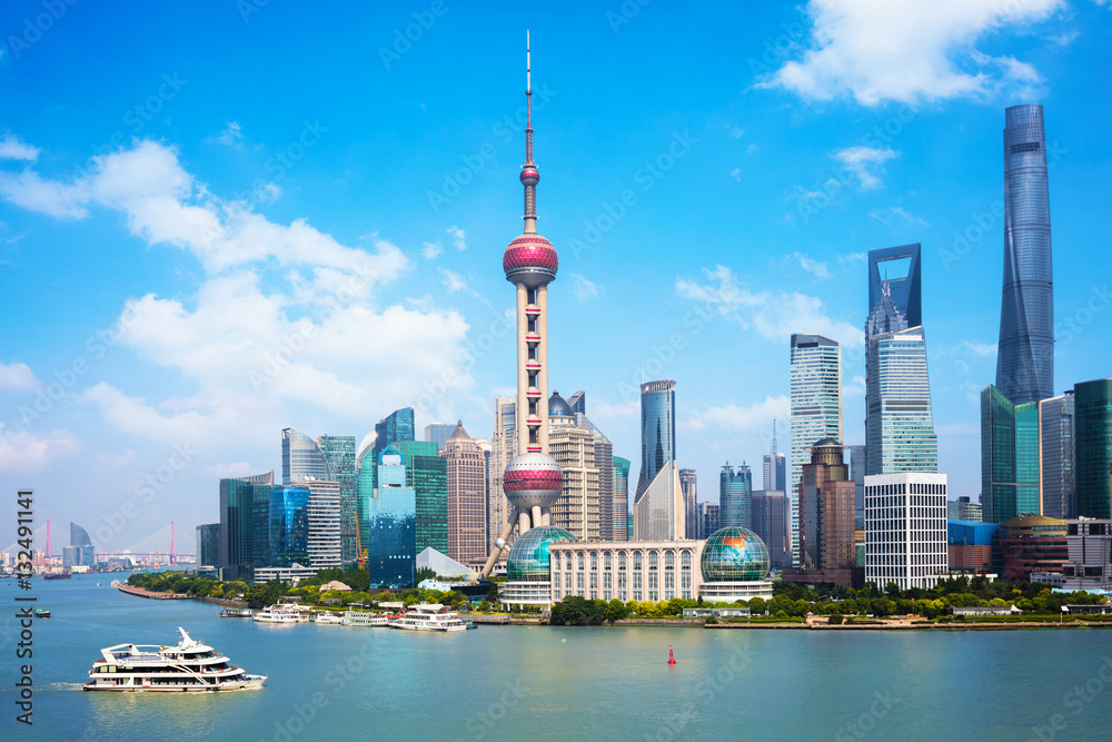 Naklejka premium Szanghaj, panoramę Szanghaju i rzekę Huangpu, Szanghaj w Chinach