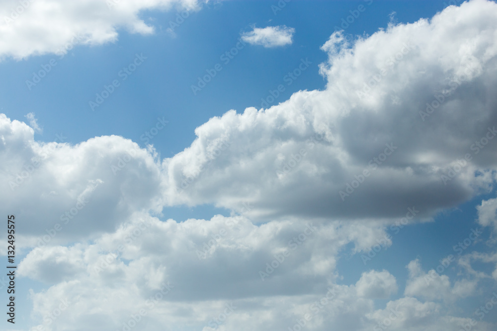 Fototapeta premium beautiful clouds on a blue sky