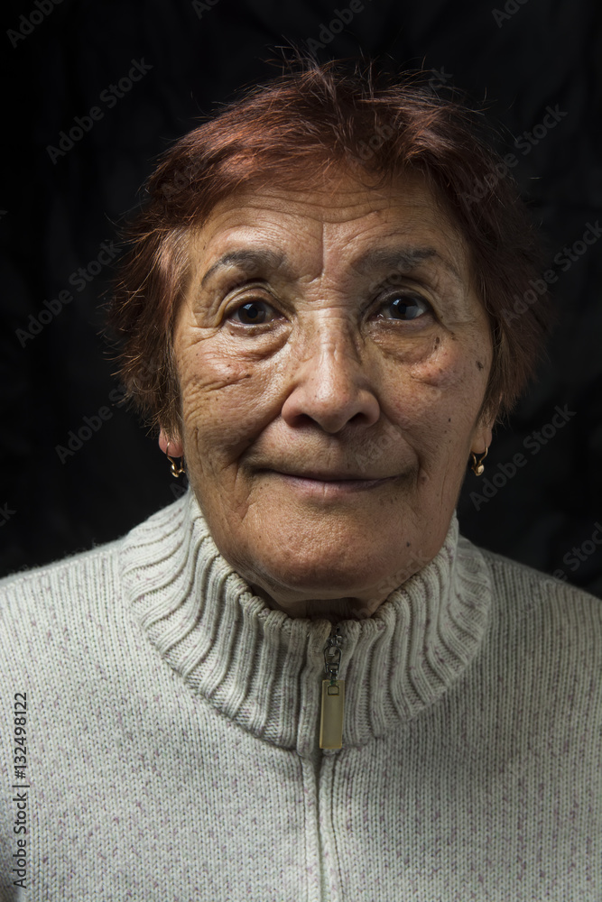 Obraz premium portrait of an elderly woman