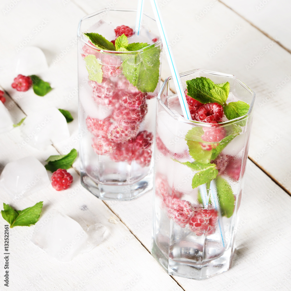 Raspberry Fruit Water with ice Raspberry Fruit Water with ice