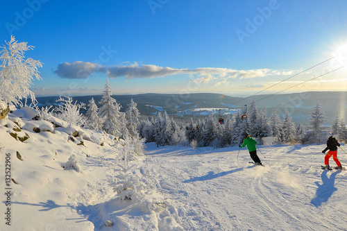 verschneite Winterlandschaft frostig kalt photo