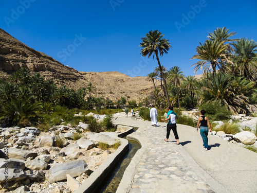 Sultanat Oman, Sharqiya Region, Muqal,  Wadi Bani Khalid, Süsswassersee photo