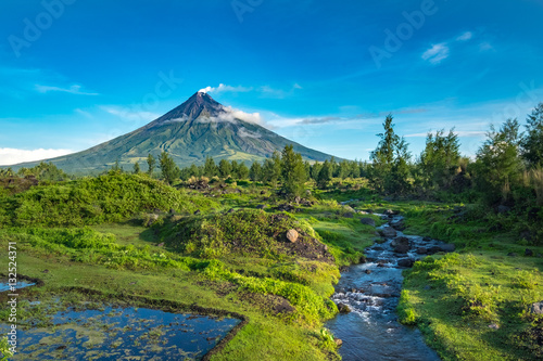 Mayon Volcano in Legazpi, Philippine  photo