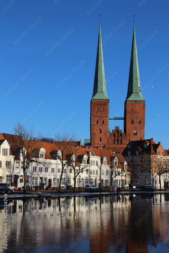 Lübecker Dom mit Obertrave