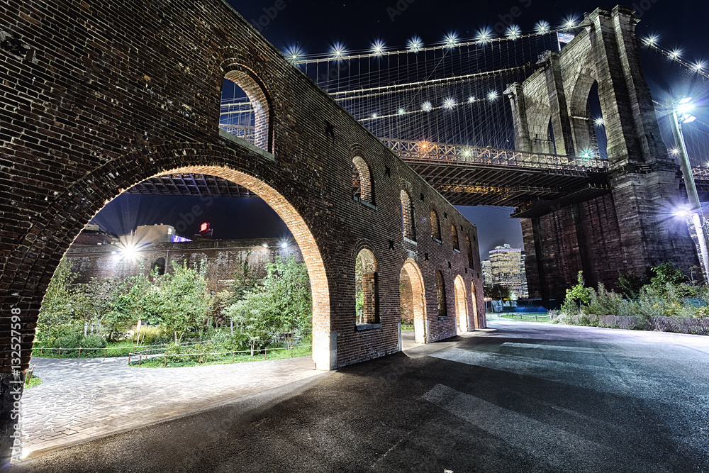Fototapeta premium New York City Brooklyn Bridge in the night