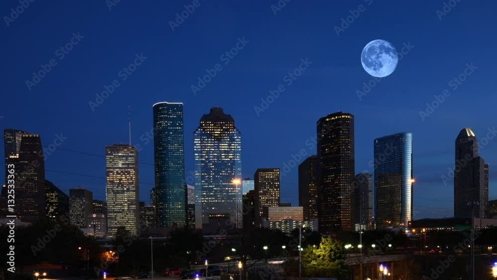 4K UltraHD A Full Moon over Houston, Texas