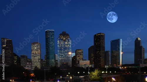 4K UltraHD A Full Moon over Houston, Texas