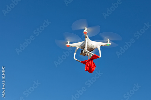 Quadrocopter with ribbon photo