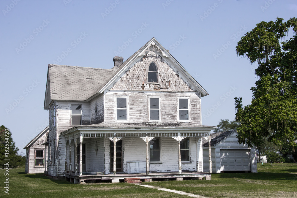 Worn out big old house in Delaware Worn out big old house in Delaware