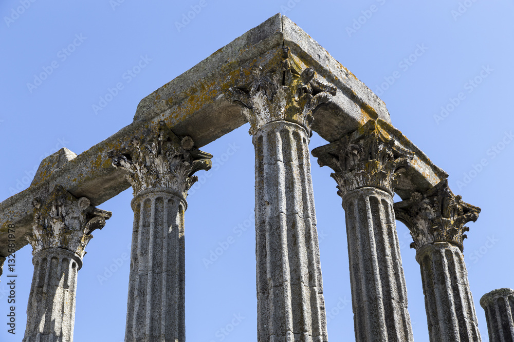 Naklejka premium detail of ancient temple of Evora