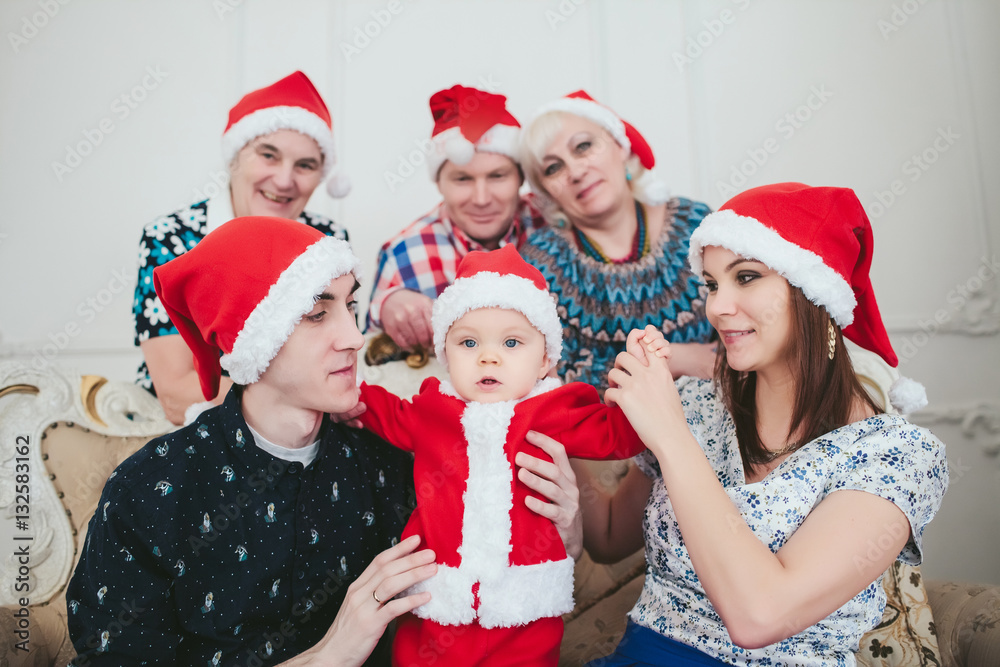 Obraz premium Big Family Celebrating New Year