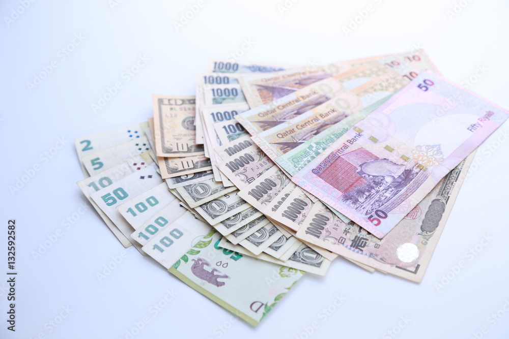 qatar,usa,japan and argentine money
