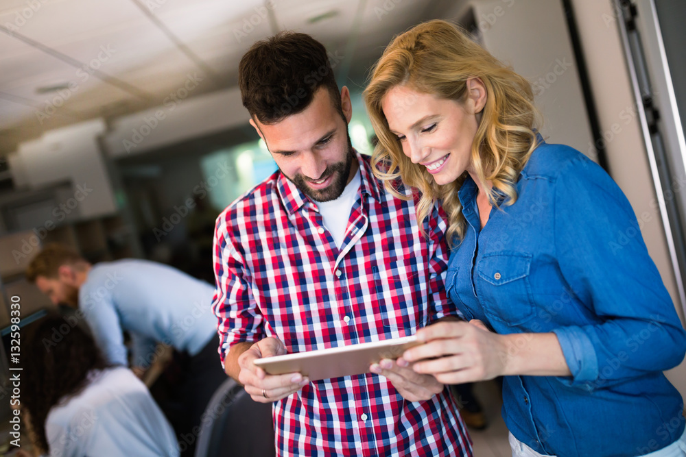 Obraz premium Business colleagues having meeting in conference room
